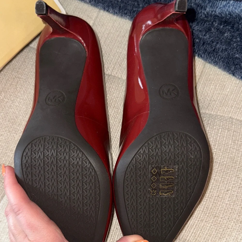 Michael Kors Burgundy Heels - Picture 4 of 11